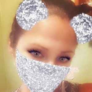 Meet your Posher, Desiree